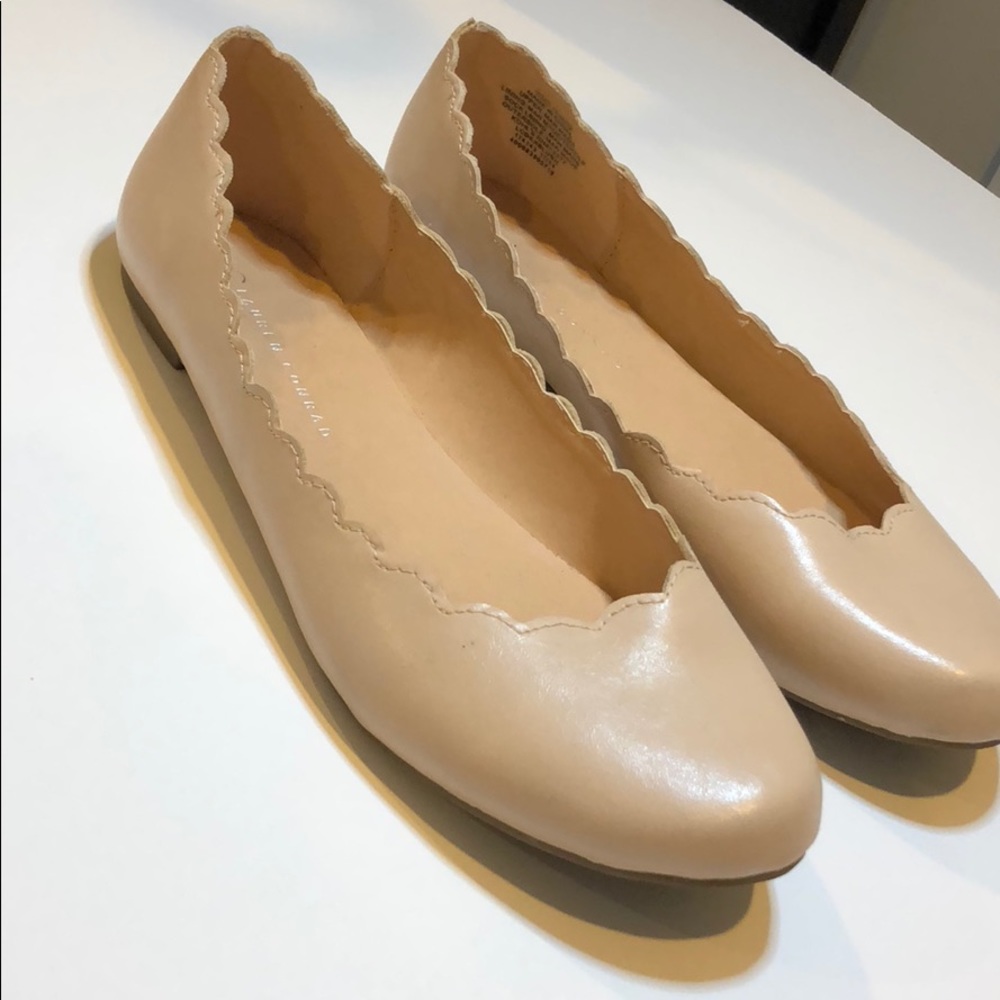 Scalloped Nude Flats - size 10